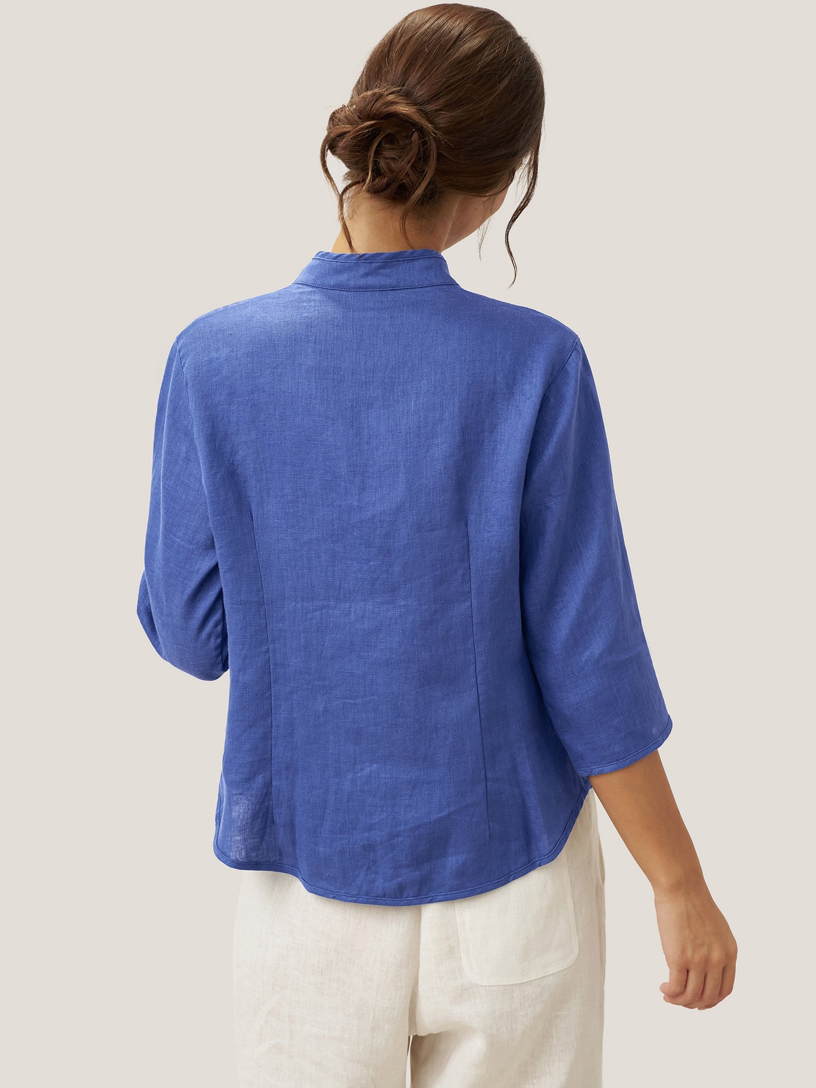 Tailliertes Damen-Leinenhemd mit Stehkragen-Shirts for women-Alpenkind