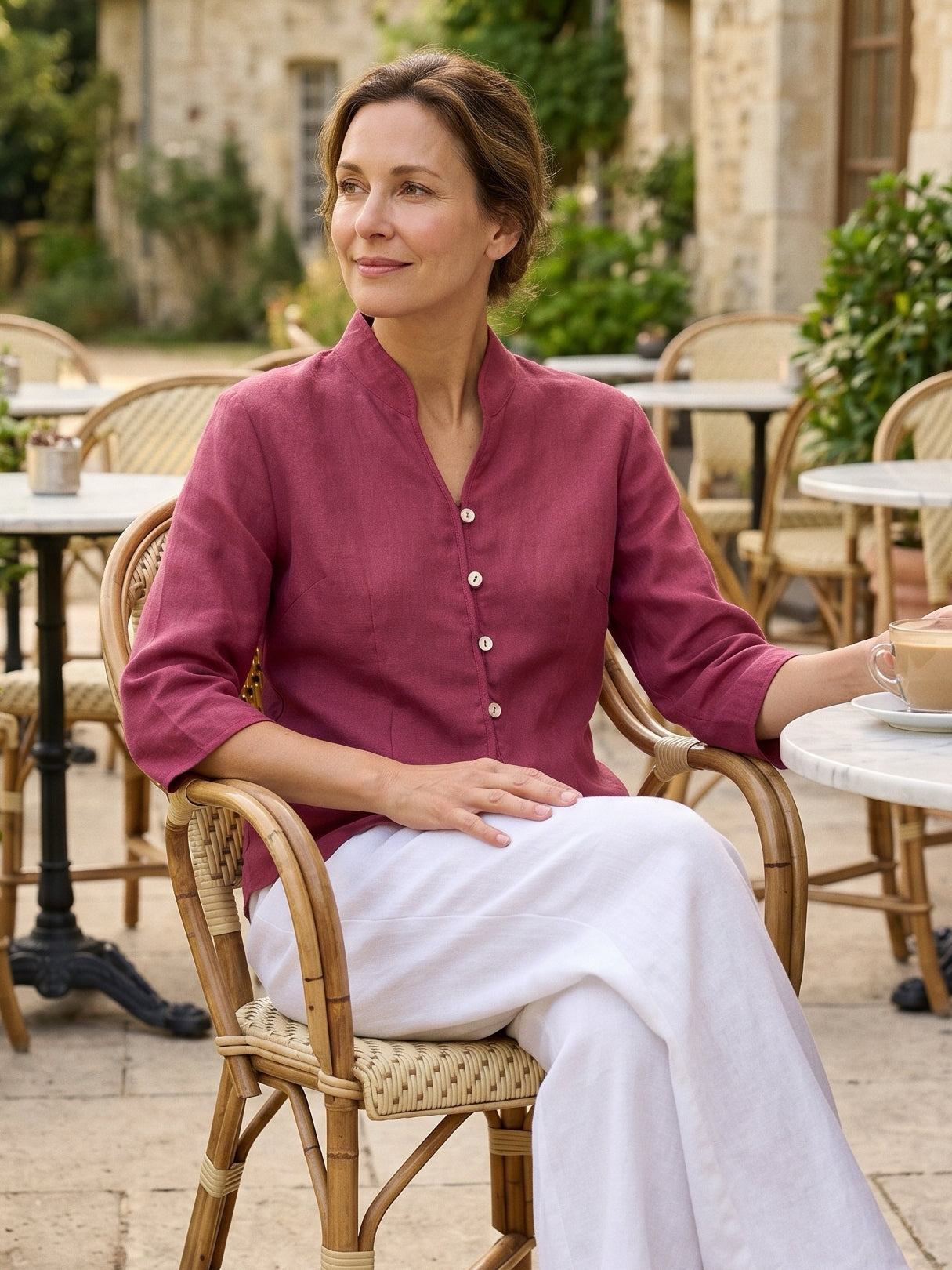 Tailliertes Damen-Leinenhemd mit Stehkragen-Shirts for women-Alpenkind