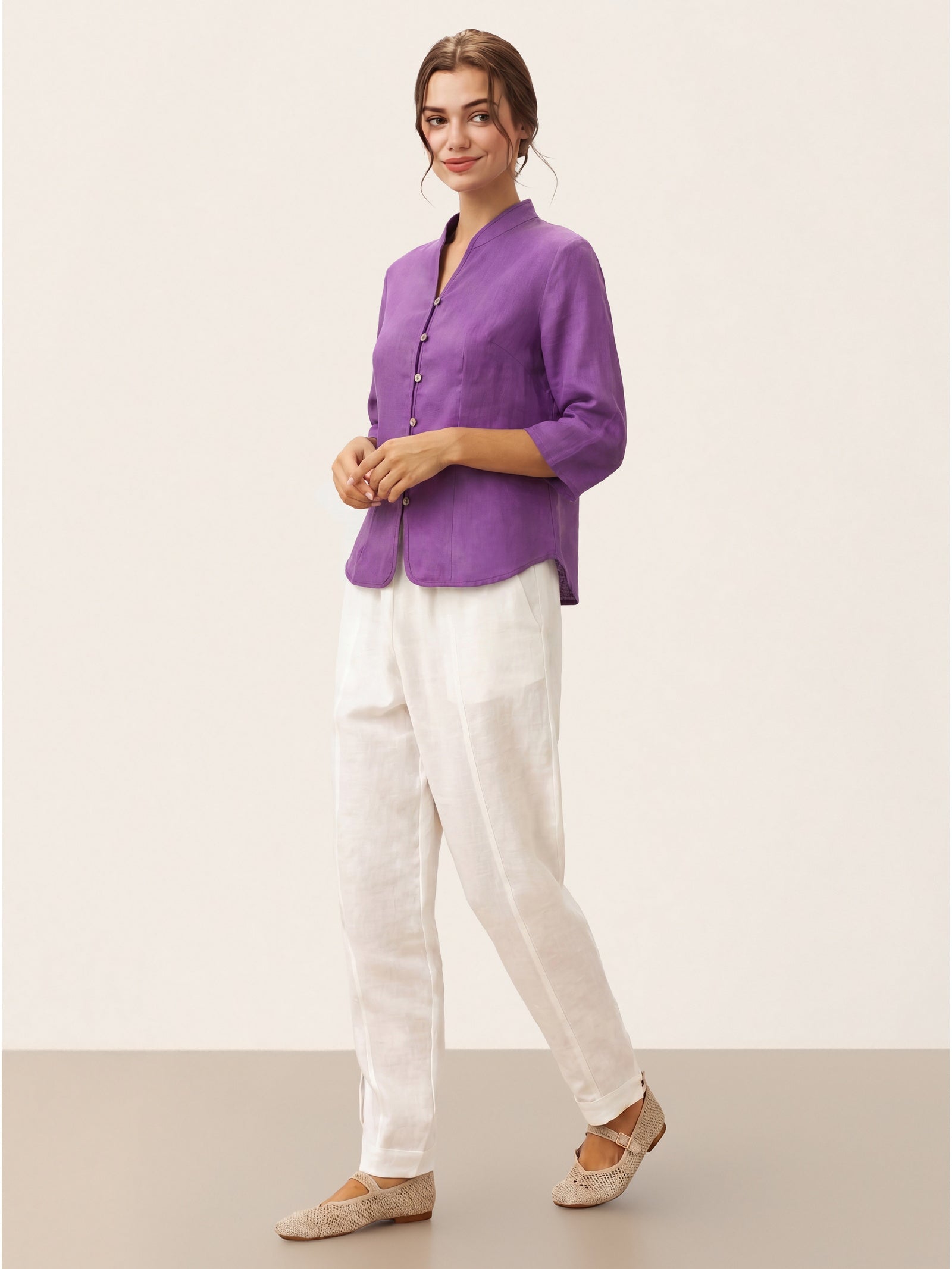 Tailliertes Damen-Leinenhemd mit Stehkragen-Shirts for women-Alpenkind